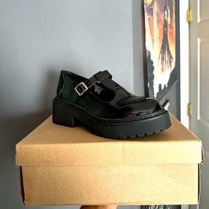 NEW‼️ Steve Madden Mary Jane Shoe’s size 10 in women’s.